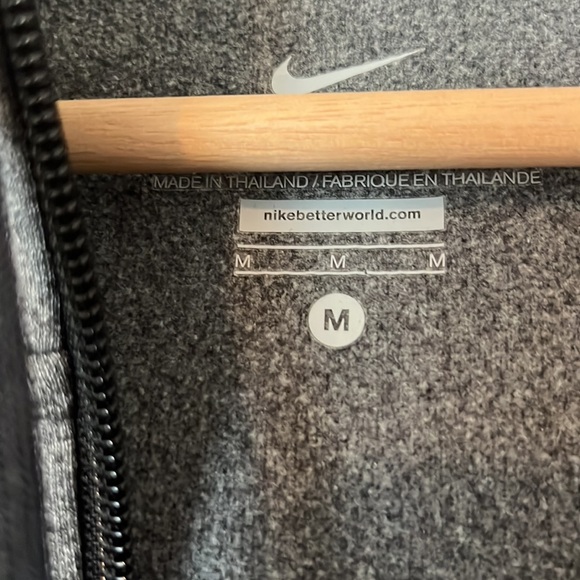 Grey therma-fit Nike jacket - Picture 2 of 3
